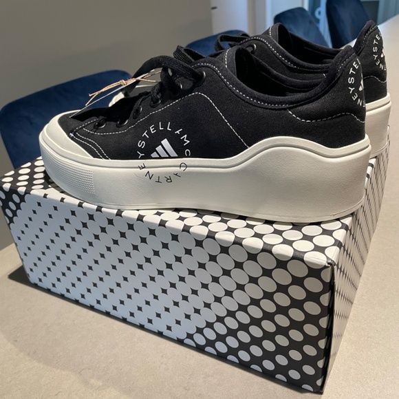 Stella McCartney for Adidas Court Lace-Up Sneakers - Picture 4 of 10